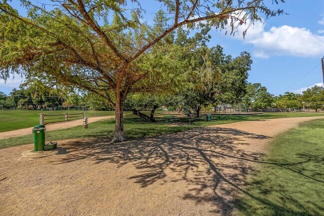Building Photo - 10616 Mellow Meadow Dr