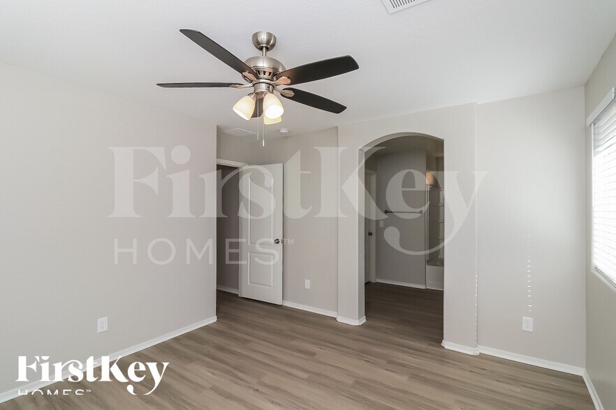 Building Photo - 7209 S 45th Ave