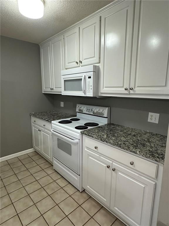 Building Photo - 2866 Florence Dr