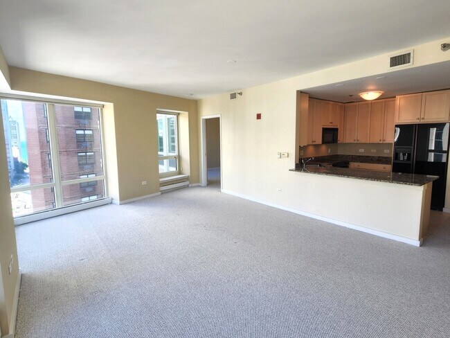 Building Photo - 57 E Delaware Pl