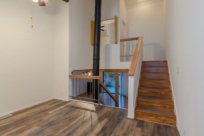 Building Photo - 21535 Erwin St