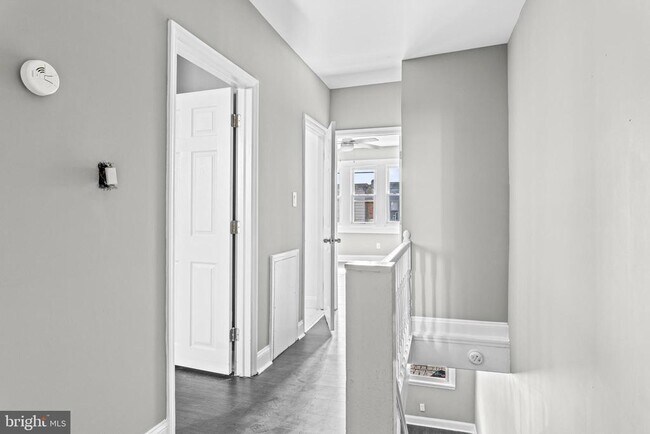 Building Photo - 5427 Ridgewood St