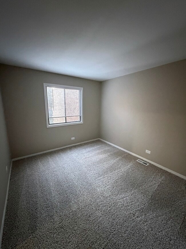 Building Photo - 1840 W Highland Ave