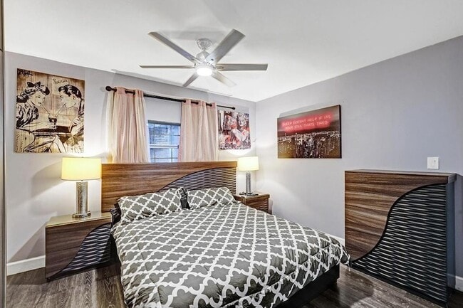 Building Photo - 2000 Jackson St