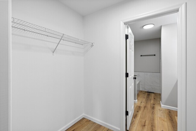 Building Photo - 103 Village Circle Dr