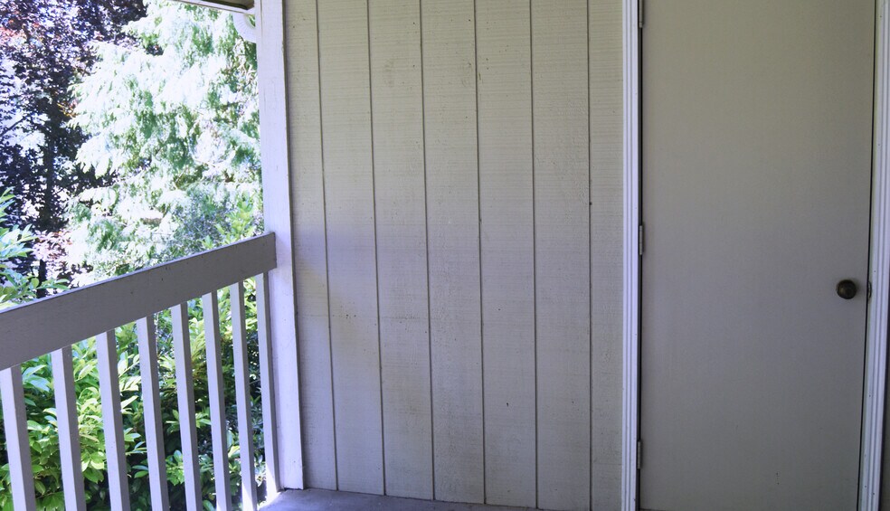 Deck with large storage closet - 11711 100th Ave NE