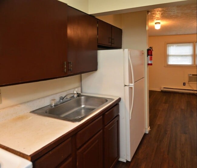 Building Photo - 1917 #16 Rainbow FRST