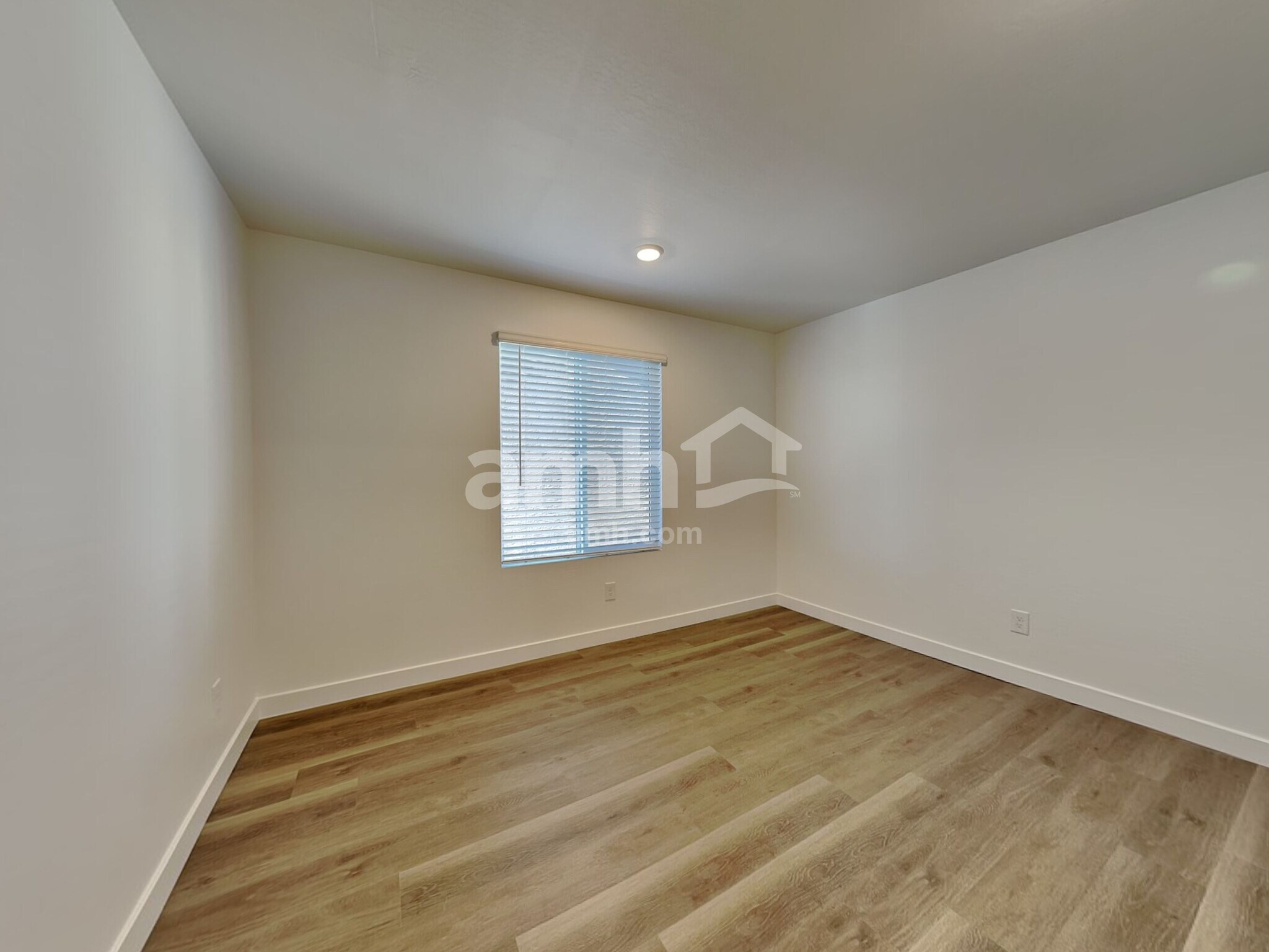 Building Photo - 20177 W Thomas Rd