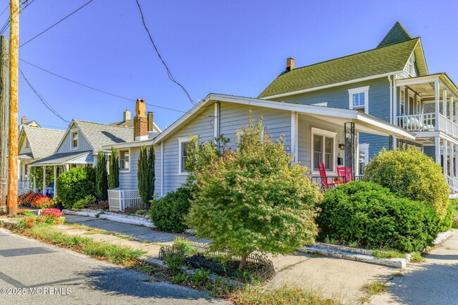 Building Photo - 77 Abbott Ave