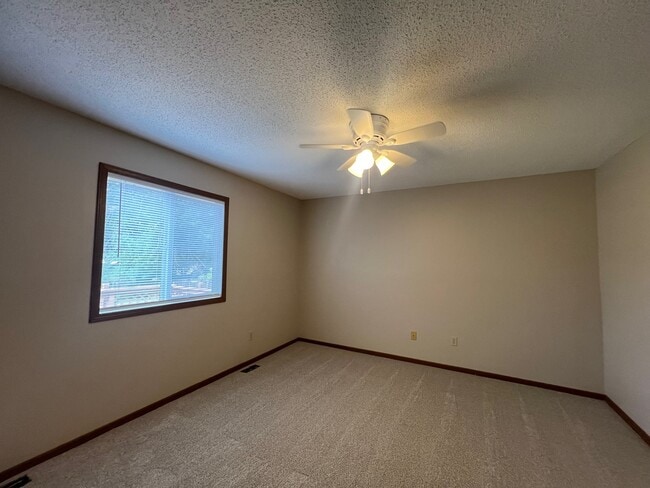 Building Photo - 9613 Dennis Dr