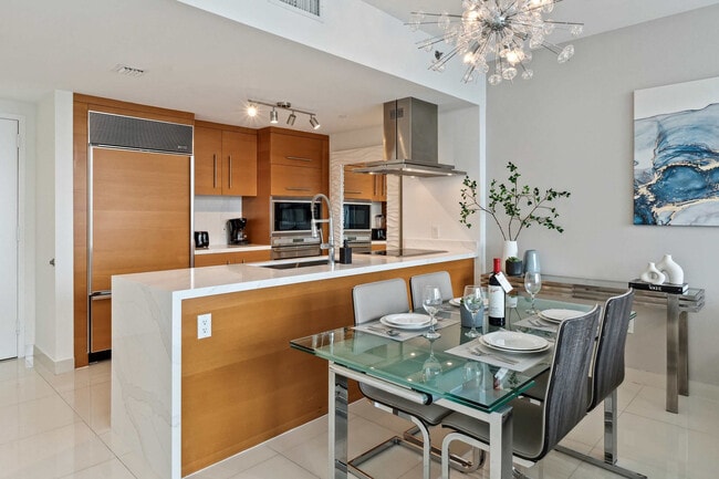 Building Photo - 485 Brickell Ave
