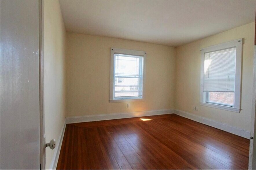 Building Photo - 23 Bedlow Ave
