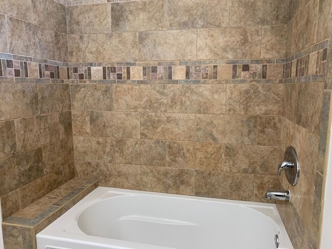 Building Photo - Home in Oceanside, Close to Mission Beach!