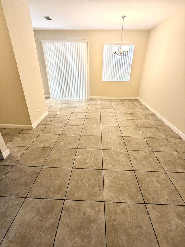 Building Photo - 4 Bedroom Port Orange, Coquina Cove - Town...