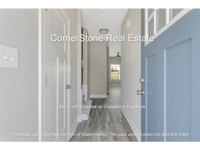 Building Photo - 2856 Little Dr