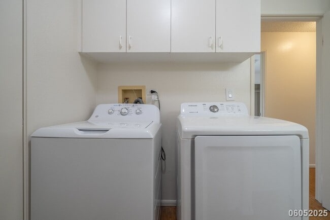 Building Photo - $2700 / 2 BED / 1 BATH IN WAIPIO