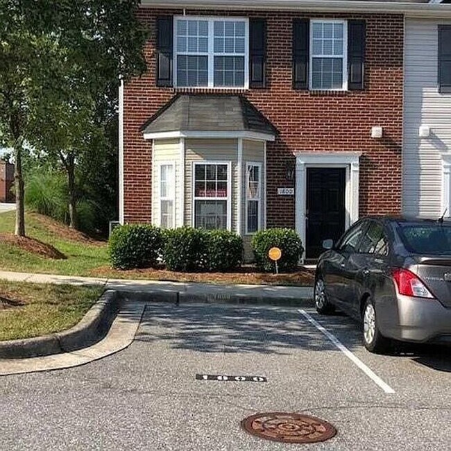 Spacious Townhome with a lot of natural l... 1800 Olivers Crossing