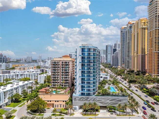 Building Photo - 17550 Collins Ave