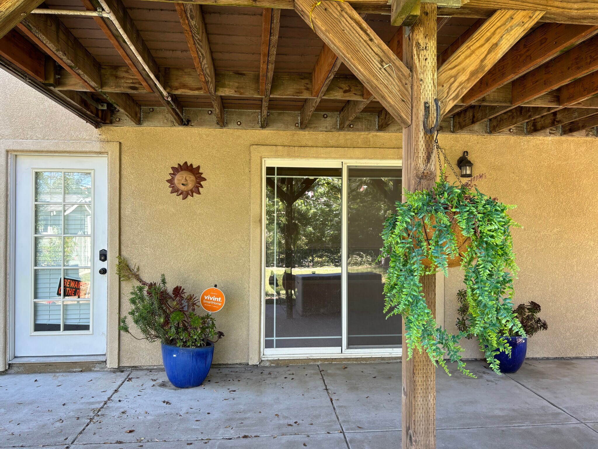 patio - 4460 Stanford Ave