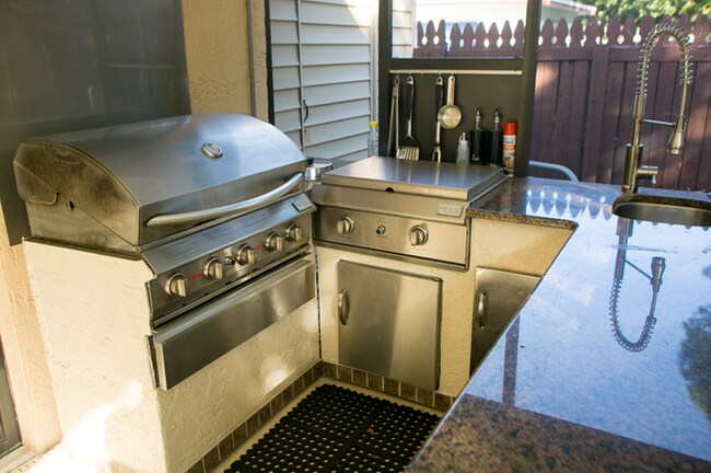 Building Photo - 4934 Amherst Ct