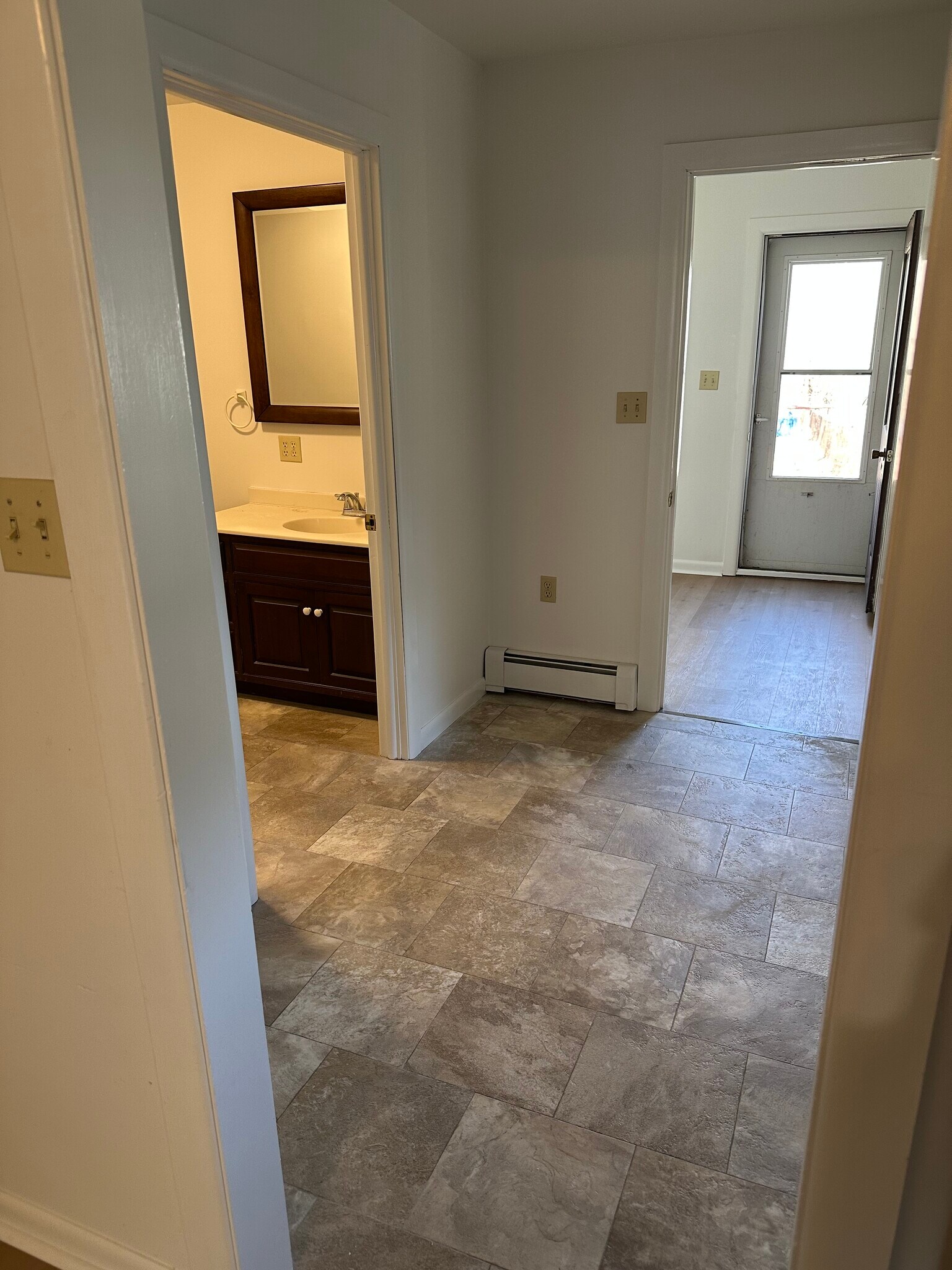 Building Photo - 1344 Newport Rd