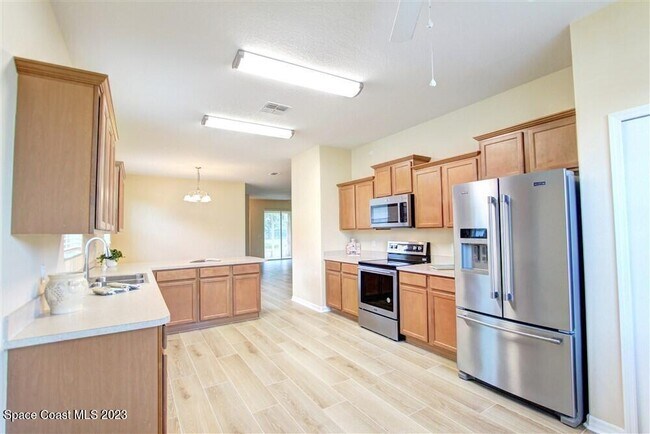 Building Photo - 5834 Trieda Dr