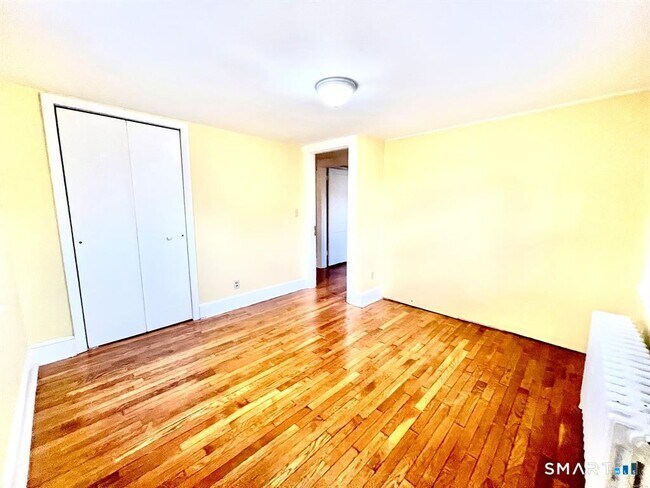 Building Photo - 55 Bronx Ave