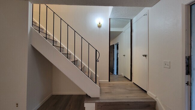 Building Photo - 289 Jose Figueres Ave