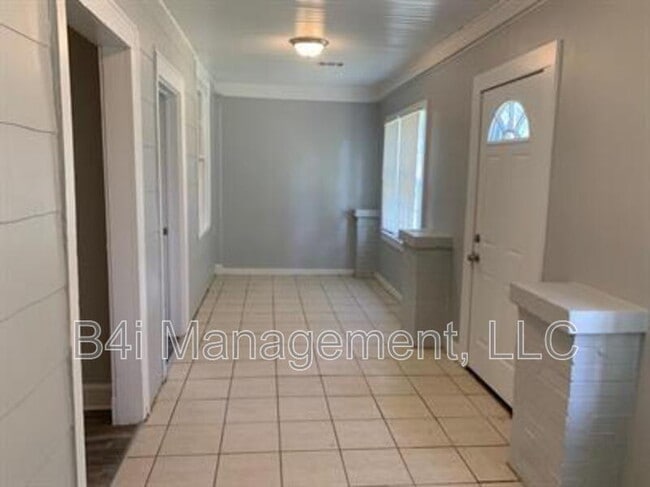 Building Photo - 4018 3rd Ave