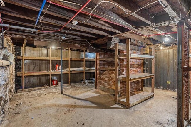 Building Photo - 57 N Main St St