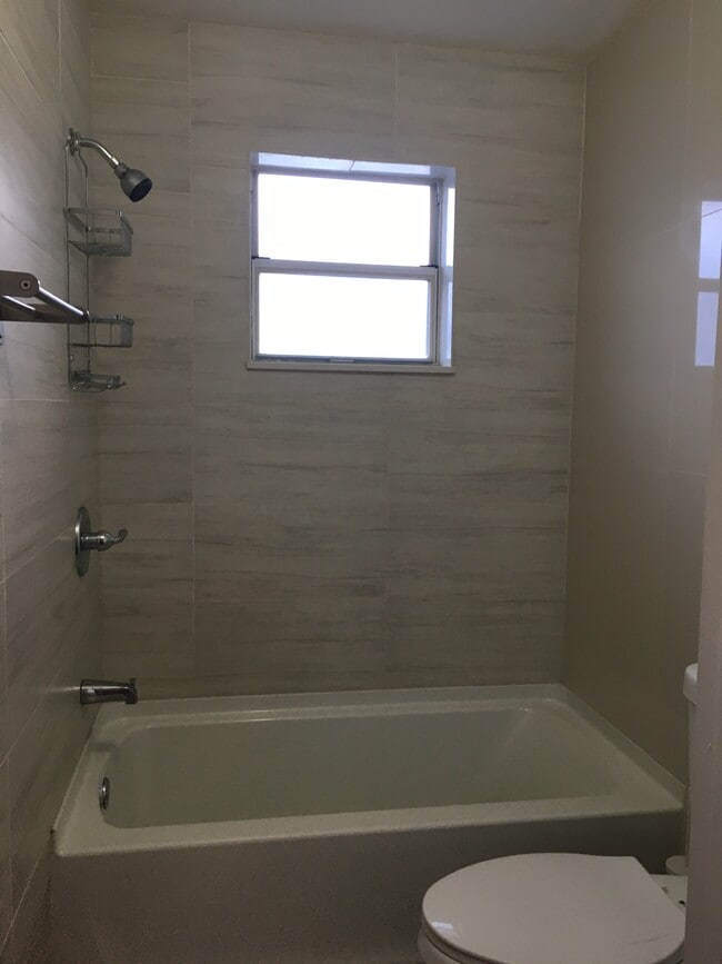 Building Photo - 6440 SW 130th Ave