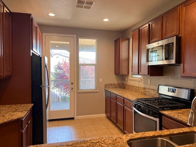 Building Photo - 427 Anchor Ln