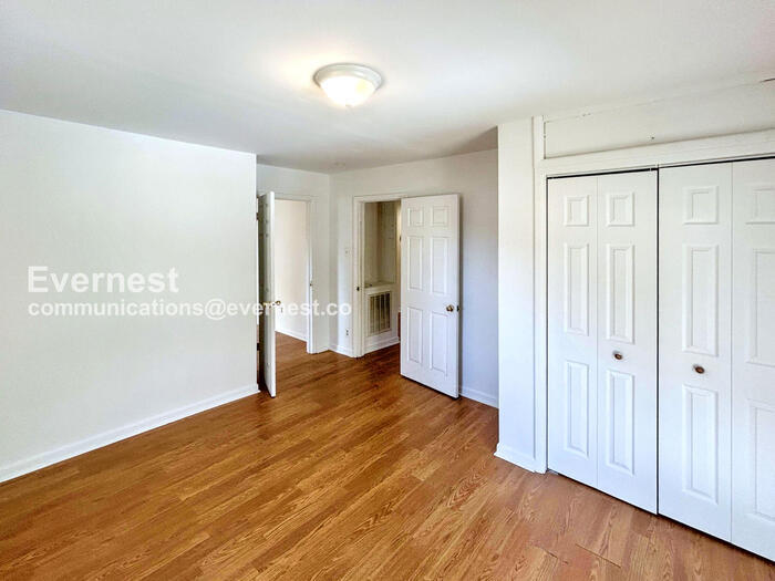 Building Photo - 203 Woodbine St