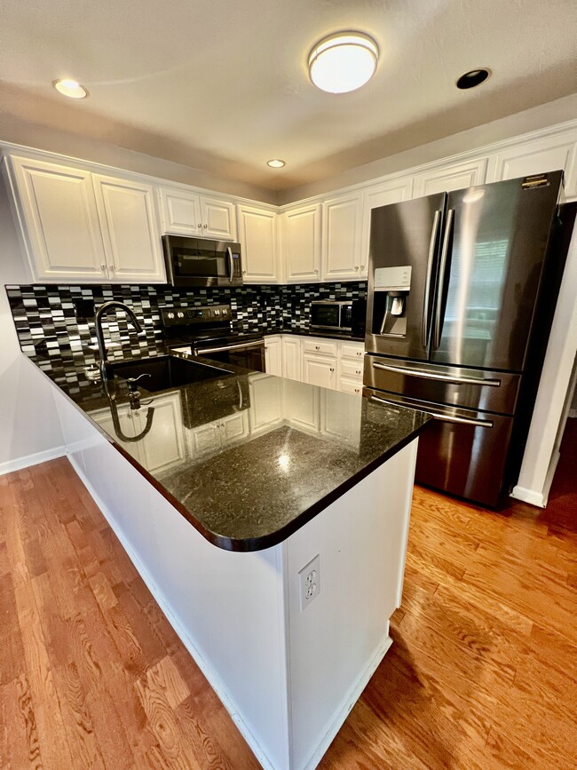 Building Photo - 171 Windwood Dr
