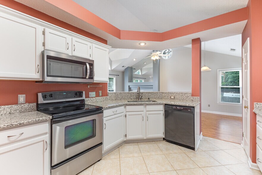 Building Photo - 8712 Canter Post Dr