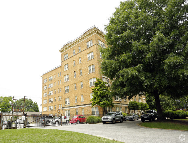 Primary Photo - Almadura Apartments