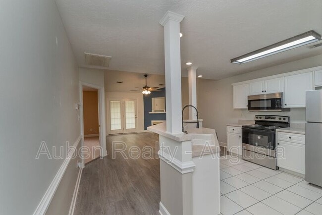 Building Photo - 312 Caldwell Cir