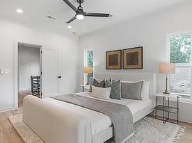 Building Photo - 5808 Knight St