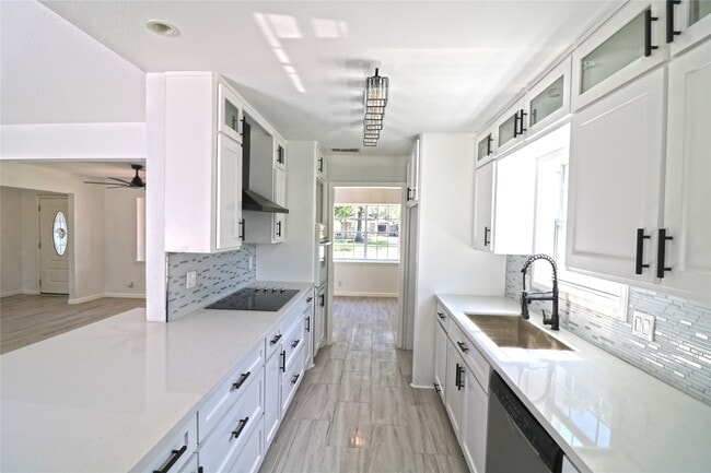 Building Photo - 9211 Blankenship Dr