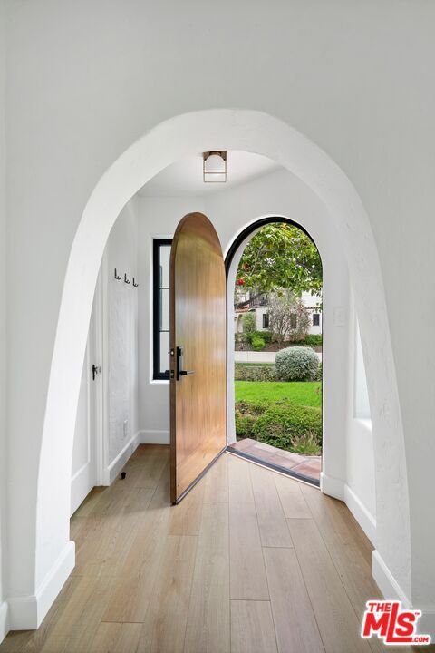 Building Photo - 10525 Cushdon Ave