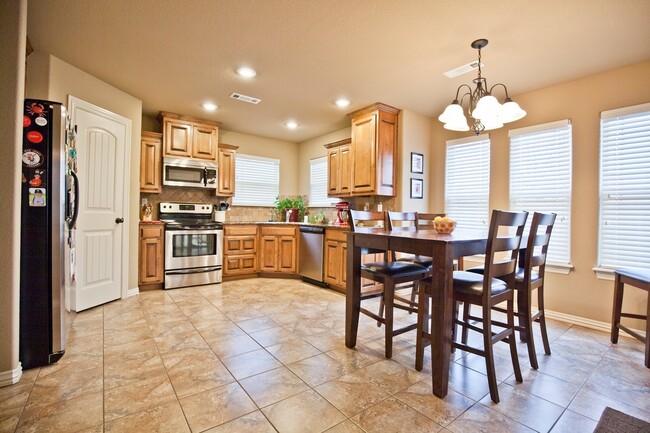 Building Photo - ***1804 SW Sequoia***