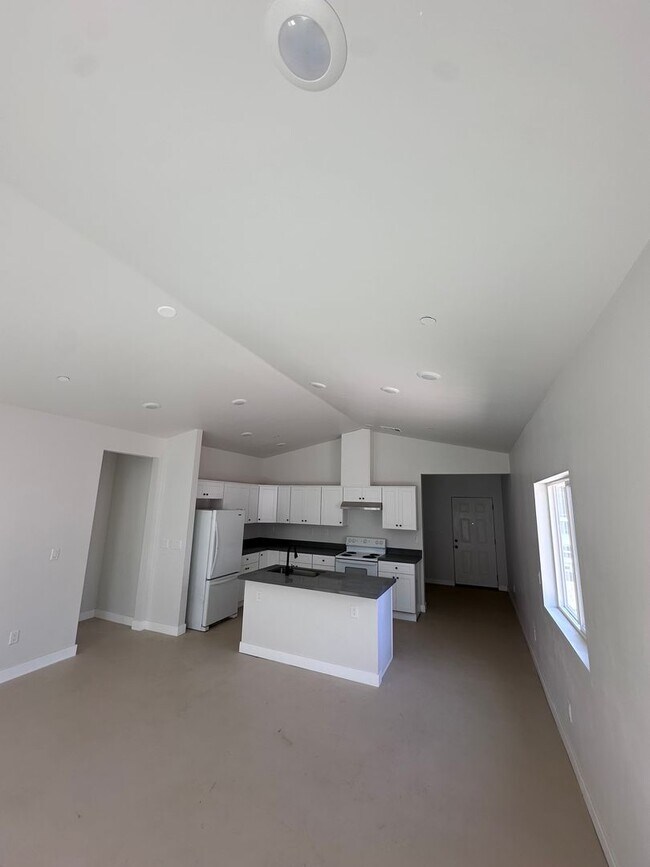 Building Photo - Brand new 3 bedroom house in quiet neighborhood (+FREE RENT!)