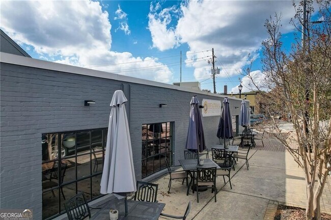 Building Photo - 3202 Kingsdale Dr SW