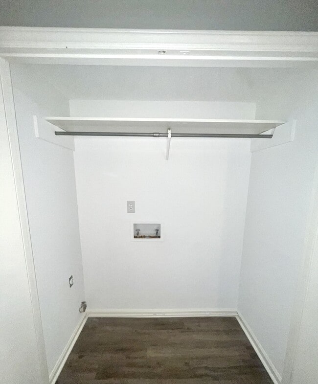 Building Photo - 1095 Cheyenne Ct