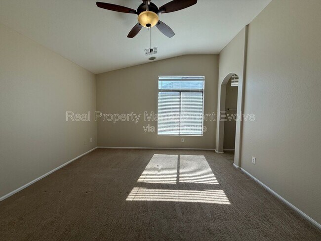 Building Photo - 2725 E Mine Creek Rd