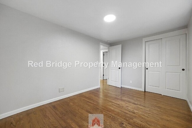 Building Photo - 5695 SW Washington Ct