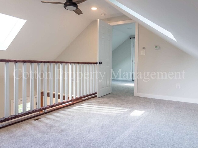 Building Photo - 1410 S 42nd St
