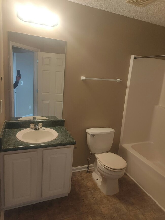 Building Photo - 3895 English Valley Dr