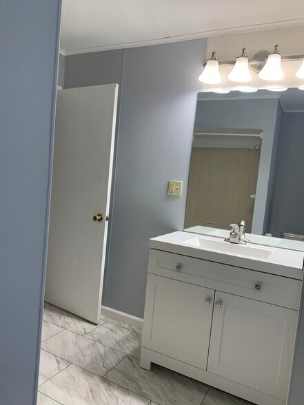 155 Full bath with new vanity/Second Floor - 155 Main St
