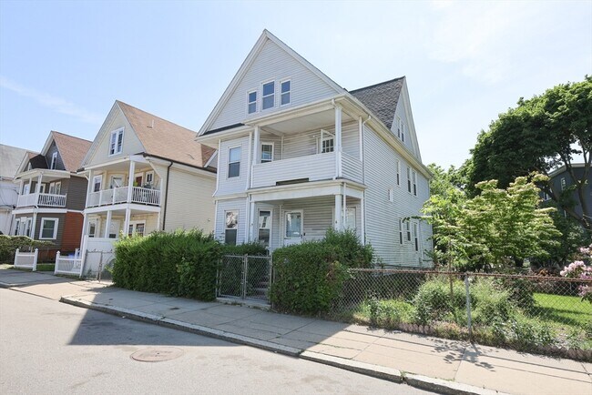 Primary Photo - 67 Willowwood St
